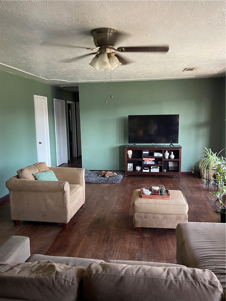 537 Drakeley Ave, Atwater, CA 95301