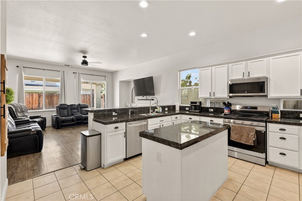 860 Sandstone Way, Atwater, CA 95301