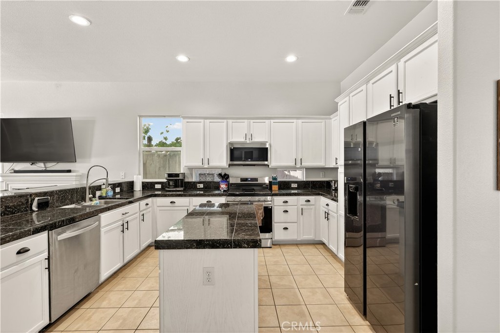 860 Sandstone Way, Atwater, CA 95301