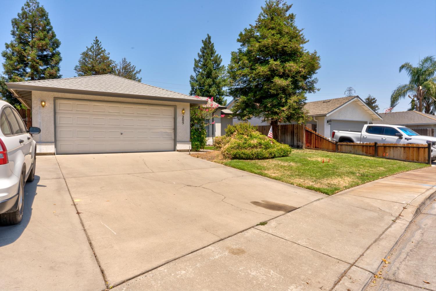 205 Clipper Ct, Atwater, CA 95301