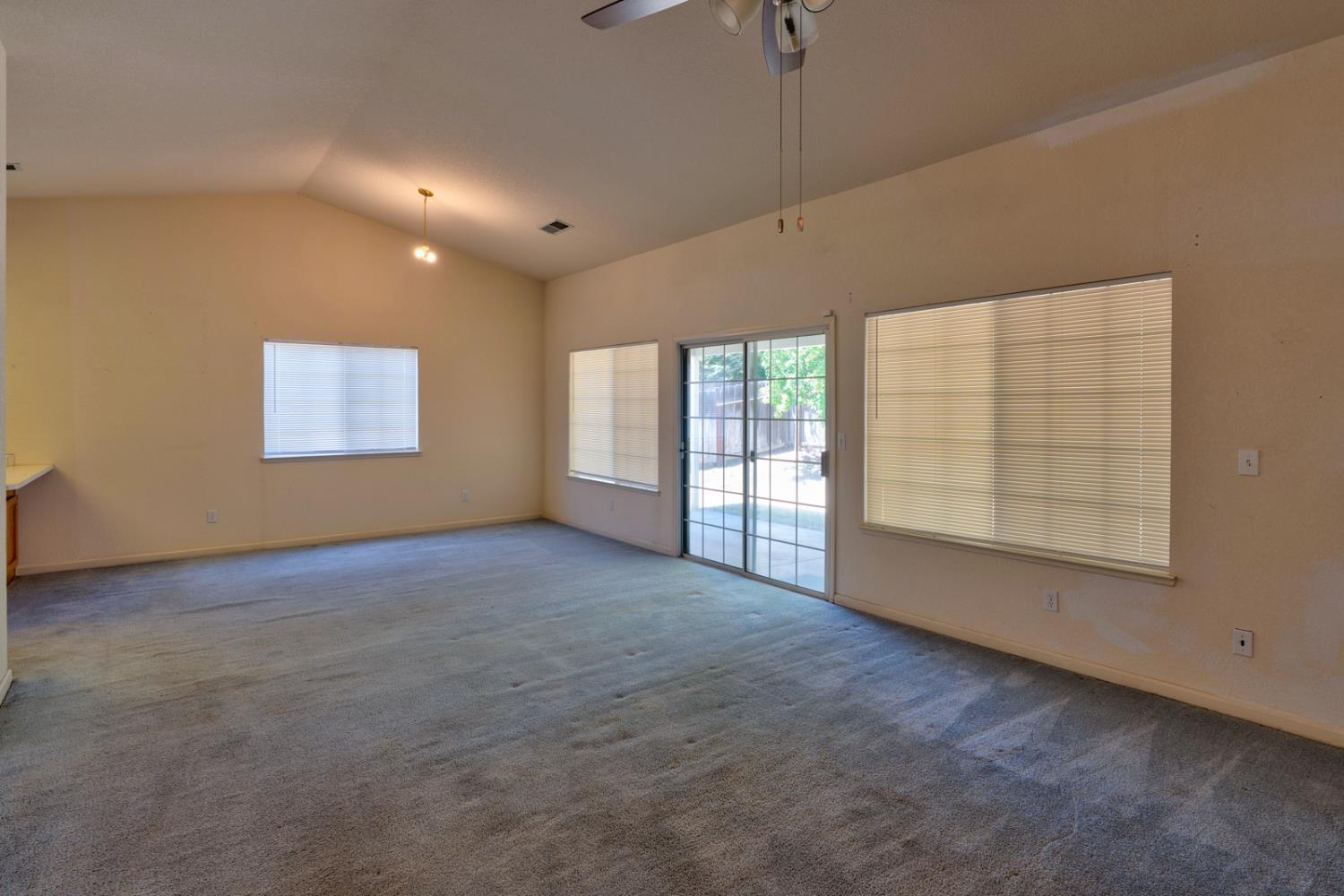 205 Clipper Ct, Atwater, CA 95301
