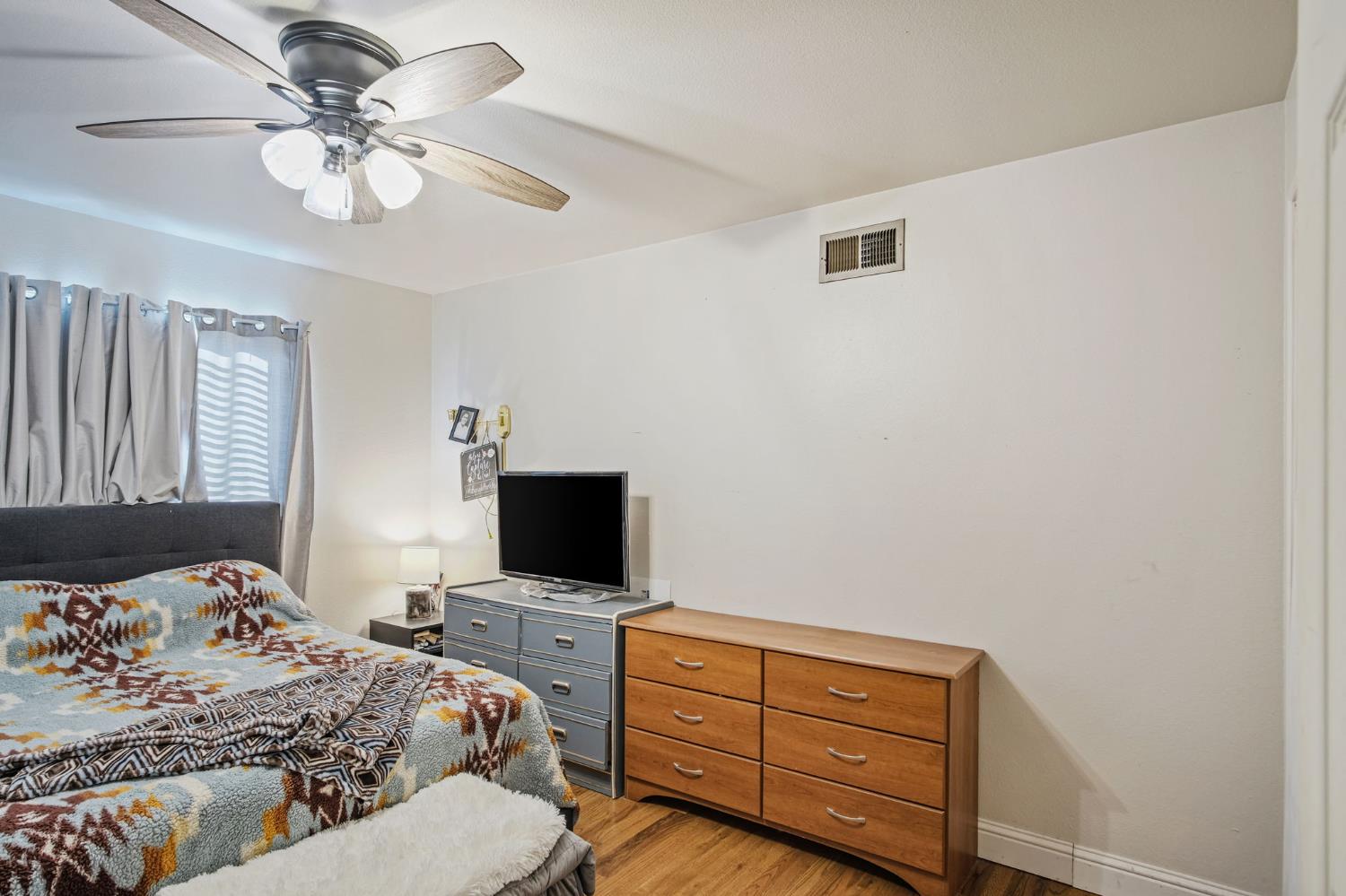1870 Eucalyptus St, Atwater, CA 95301