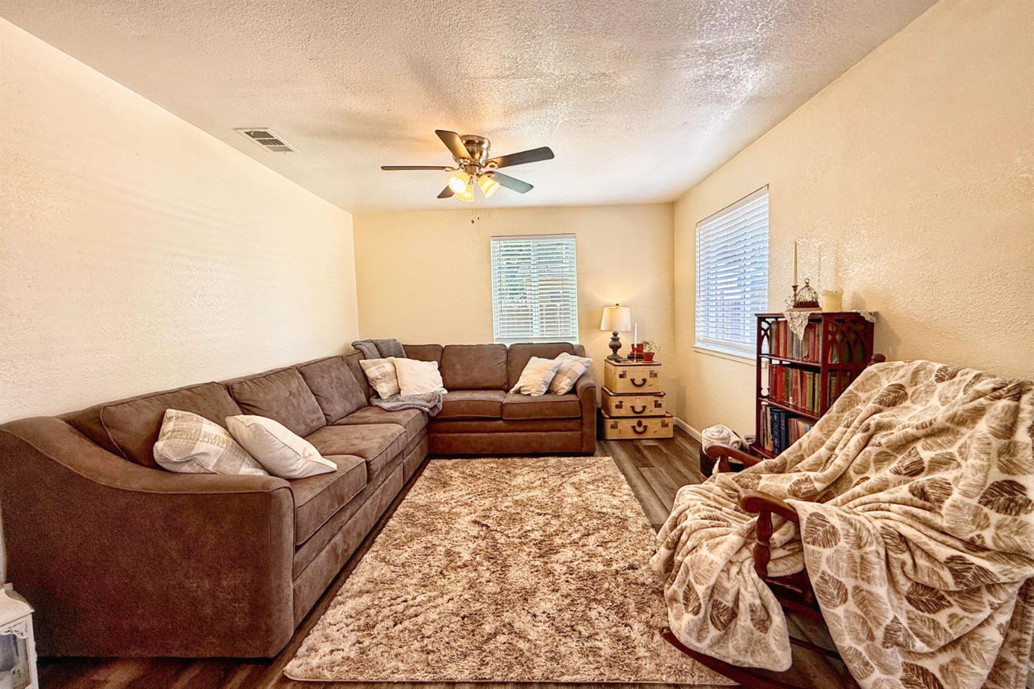 2638 Valley Dr, Atwater, CA 95301