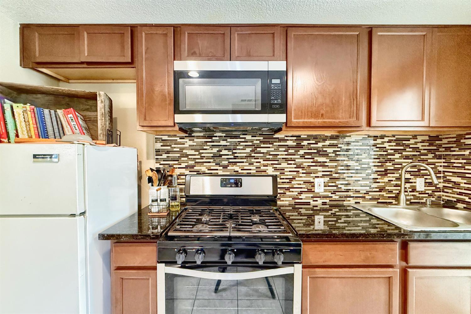 2638 Valley Dr, Atwater, CA 95301