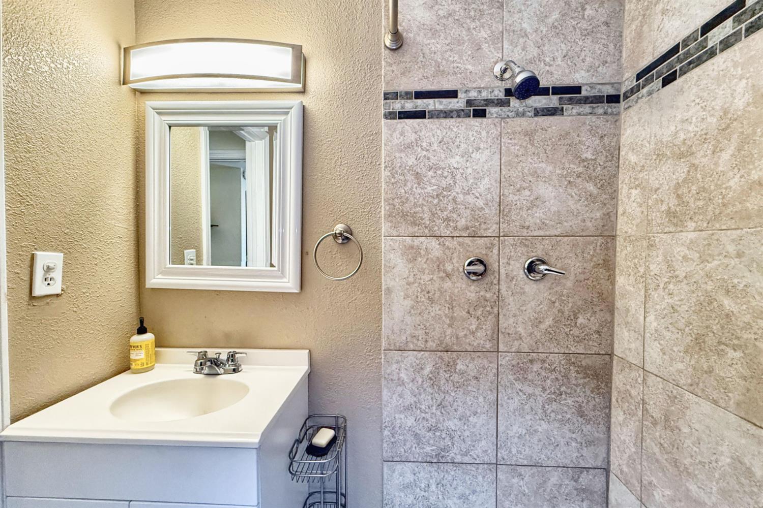 2638 Valley Dr, Atwater, CA 95301