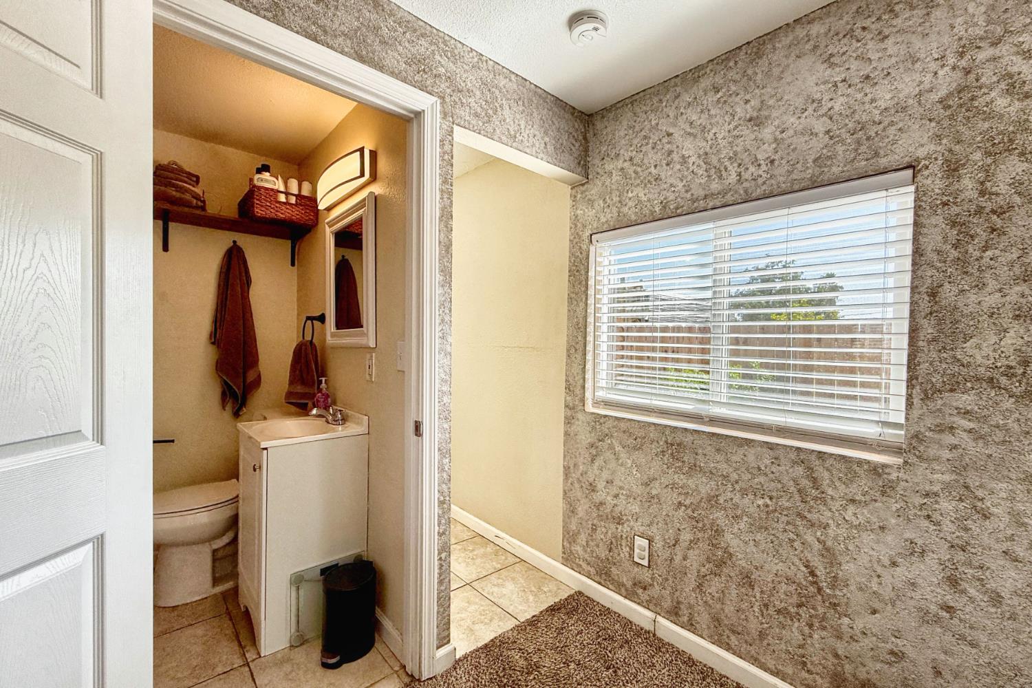 2638 Valley Dr, Atwater, CA 95301