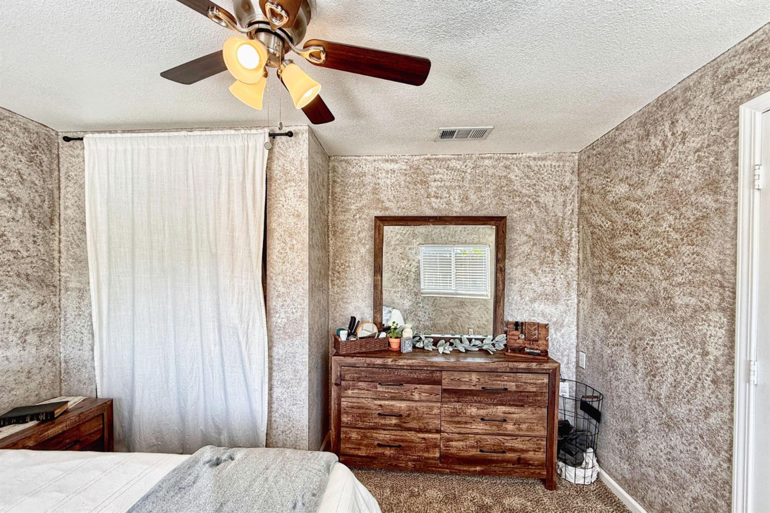 2638 Valley Dr, Atwater, CA 95301