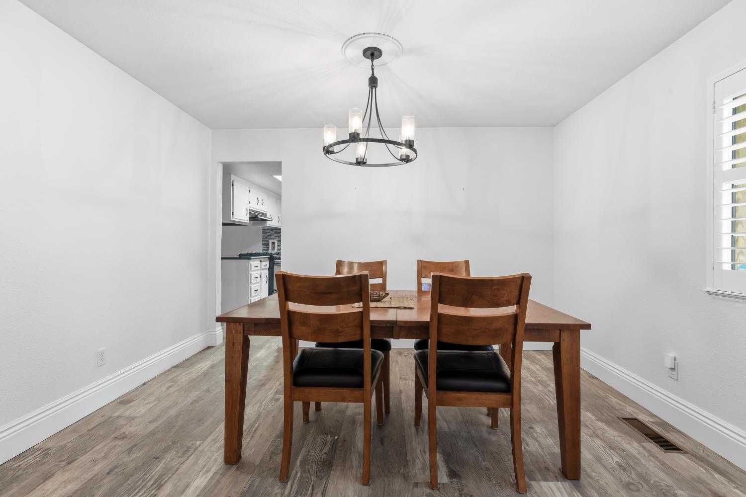 2412 Brodalski St, Atwater, CA 95301